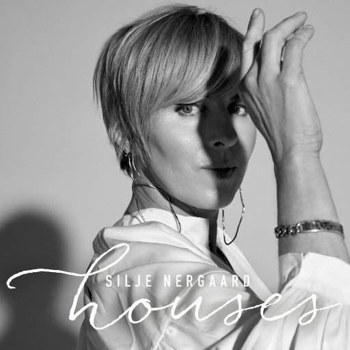 外国舔老女人阴道
